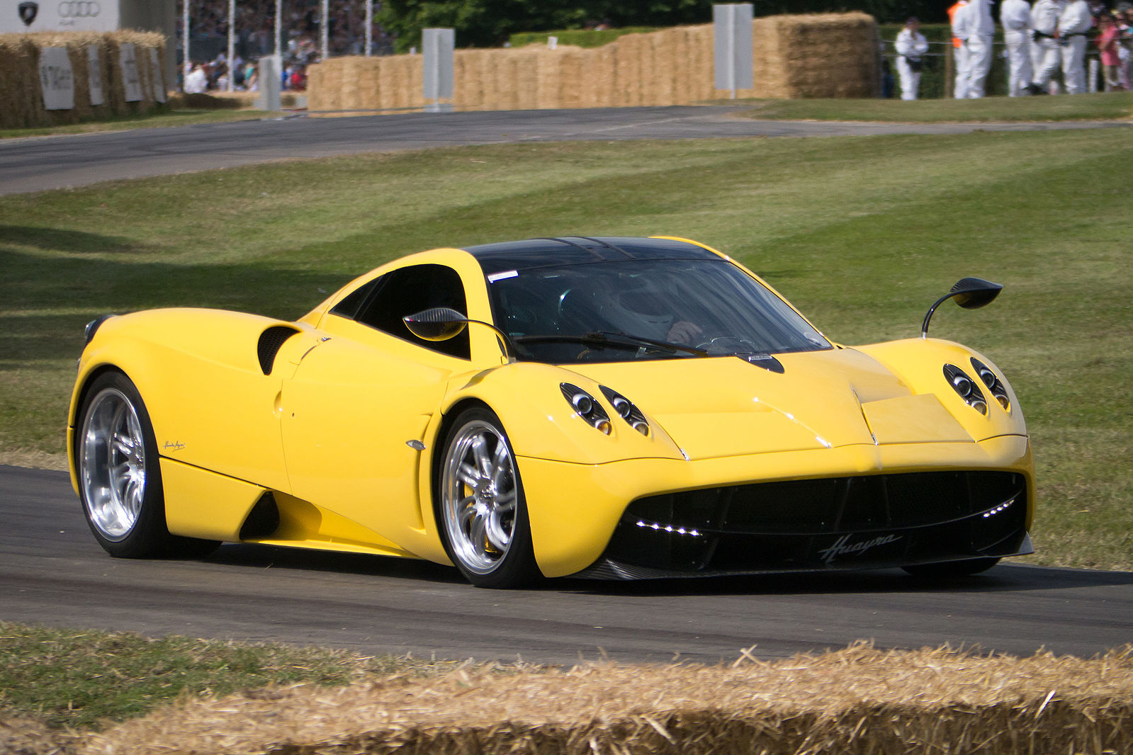 Yellow Pagani Huayra